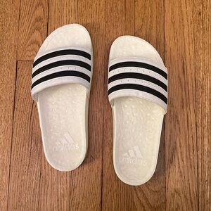 NWOT Adidas Cloud Foam Slides
